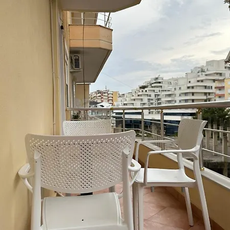 Cozy Twobedroom Apt. Beachfront شقة