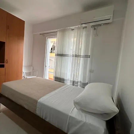 Cozy Twobedroom Apt. Beachfront Sarandë