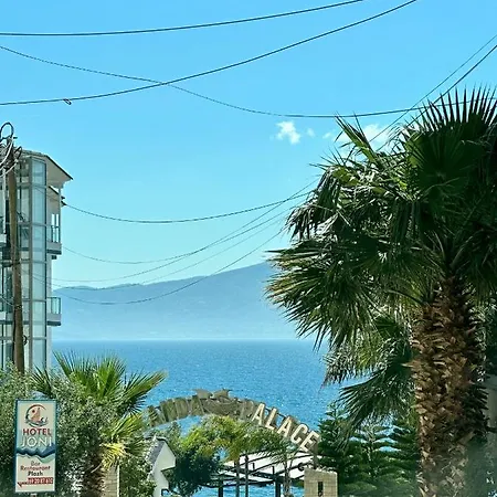 Cozy Twobedroom Apt. Beachfront * Sarandë